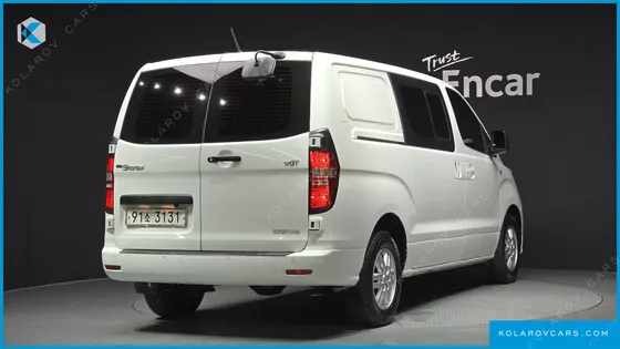 HYUNDAI STAREX VAN 5-SEATER