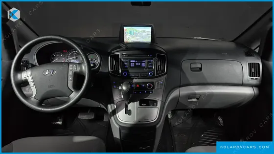 HYUNDAI STAREX VAN 5-SEATER