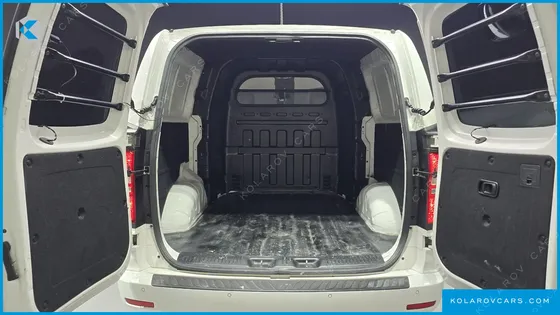 HYUNDAI STAREX VAN 5-SEATER