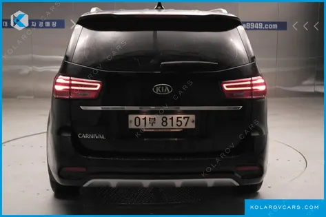 KIA CARNIVAL 9-SEATER PRSTIGE