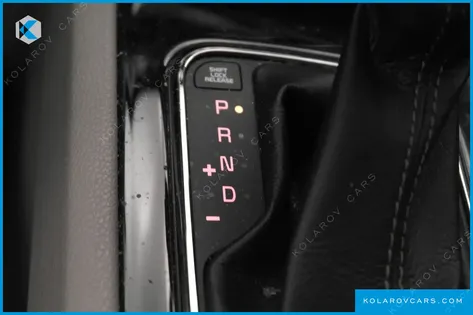 KIA CARNIVAL 9-SEATER PRSTIGE