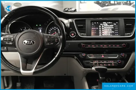 KIA CARNIVAL 9-SEATER PRSTIGE