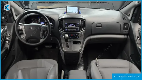 HYUNDAI STAREX VAN 5-SEATER