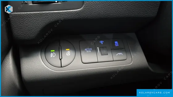 HYUNDAI STAREX VAN 5-SEATER