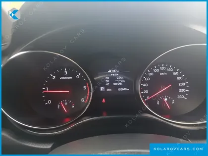 KIA CARNIVAL 9-SEATER LUXURY