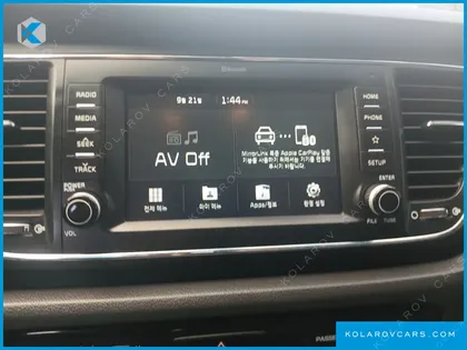 KIA CARNIVAL 9-SEATER LUXURY