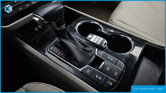 KIA CARNIVAL 9-SEATER PRSTIGE