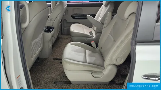 KIA CARNIVAL 9-SEATER PRSTIGE