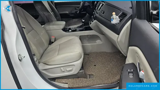 KIA CARNIVAL 9-SEATER PRSTIGE