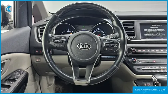 KIA CARNIVAL 9-SEATER PRSTIGE