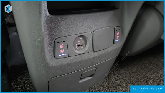 KIA CARNIVAL 9-SEATER PRSTIGE