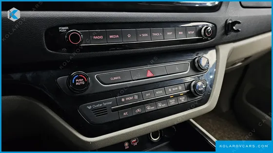 KIA CARNIVAL 9-SEATER PRSTIGE