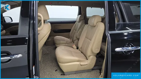 KIA CARNIVAL 9-SEATER NOBLESSE SPECIAL