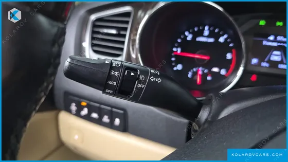 KIA CARNIVAL 9-SEATER NOBLESSE SPECIAL