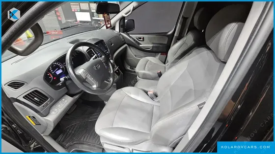 HYUNDAI STAREX VAN 3-SEATER