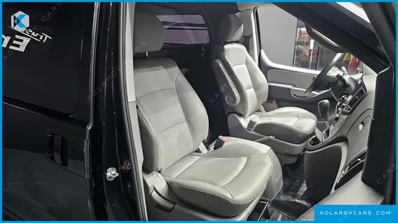 HYUNDAI STAREX VAN 3-SEATER