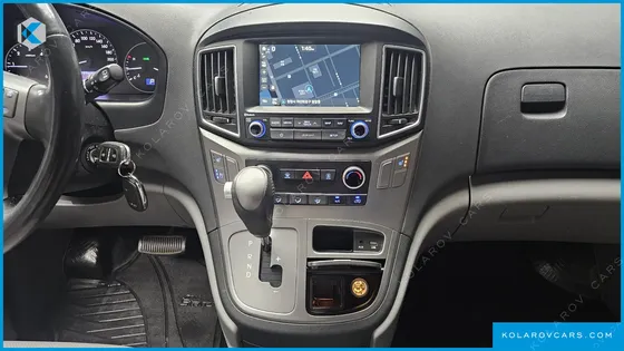 HYUNDAI STAREX VAN 3-SEATER