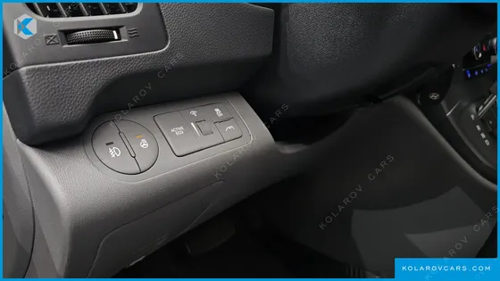 HYUNDAI STAREX VAN 3-SEATER