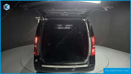 HYUNDAI STAREX VAN 3-SEATER