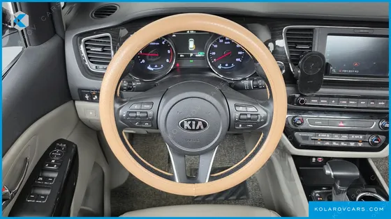 KIA CARNIVAL 11-SEATER PRESTIGE