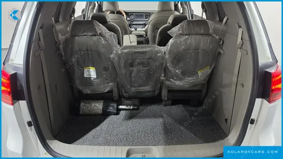 KIA CARNIVAL 11-SEATER PRESTIGE