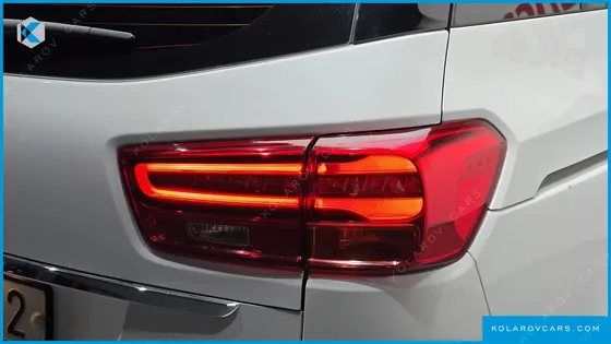 KIA CARNIVAL 11-SEATER PRESTIGE