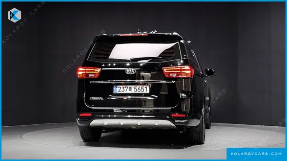 KIA CARNIVAL 9-SEATER PRSTIGE