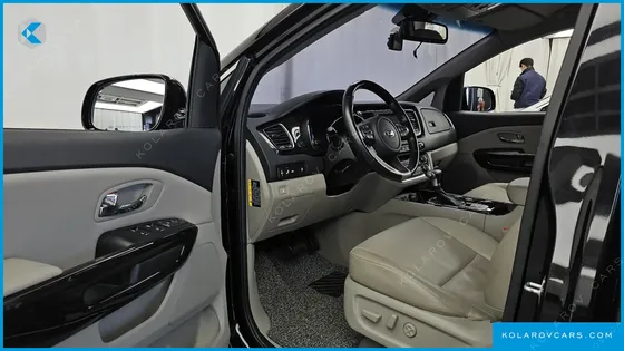 KIA CARNIVAL 9-SEATER PRSTIGE