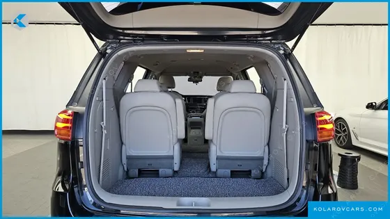 KIA CARNIVAL 9-SEATER PRSTIGE