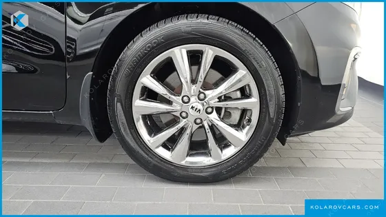 KIA CARNIVAL 9-SEATER PRSTIGE