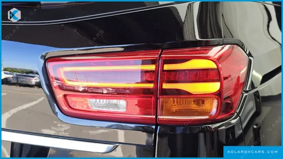 KIA CARNIVAL 9-SEATER PRSTIGE