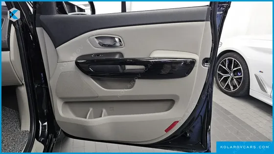 KIA CARNIVAL 9-SEATER PRSTIGE