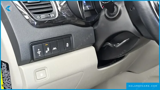 KIA CARNIVAL 9-SEATER PRSTIGE