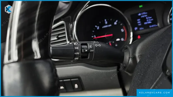 KIA CARNIVAL 9-SEATER PRSTIGE