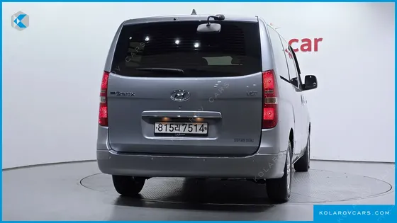HYUNDAI STAREX VAN 5-SEATER