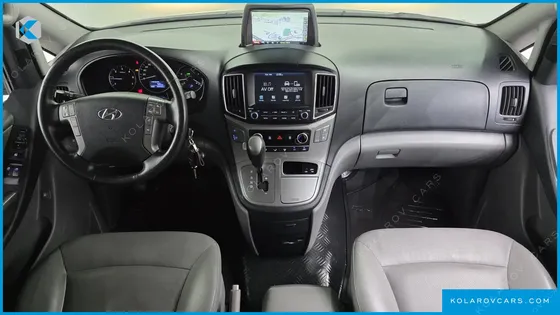 HYUNDAI STAREX VAN 5-SEATER