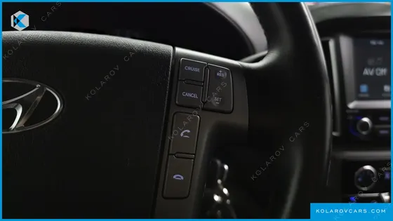 HYUNDAI STAREX VAN 5-SEATER