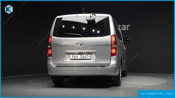 HYUNDAI STAREX VAN 5-SEATER