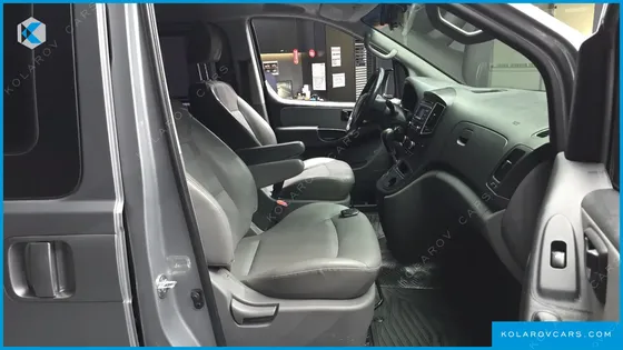 HYUNDAI STAREX VAN 5-SEATER