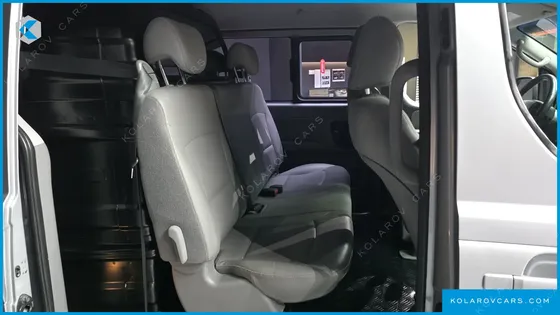 HYUNDAI STAREX VAN 5-SEATER