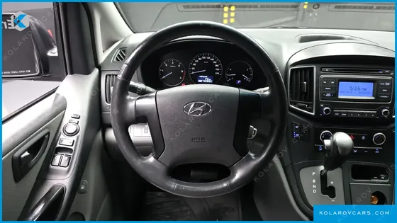 HYUNDAI STAREX VAN 5-SEATER