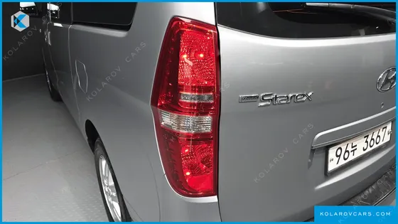 HYUNDAI STAREX VAN 5-SEATER