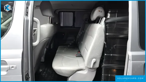 HYUNDAI STAREX VAN 5-SEATER