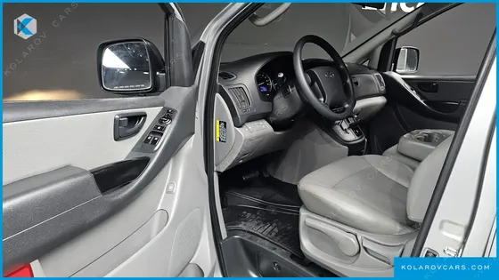 HYUNDAI STAREX WAGON 12-SEATER