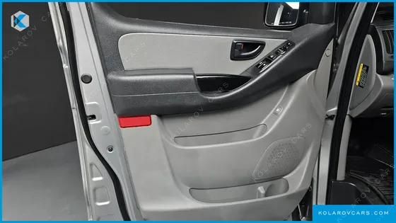 HYUNDAI STAREX WAGON 12-SEATER