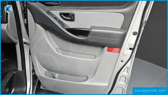 HYUNDAI STAREX WAGON 12-SEATER