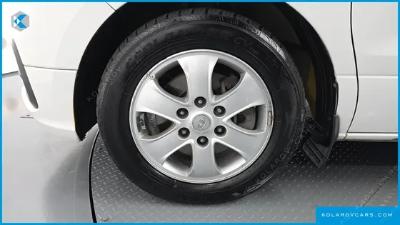HYUNDAI STAREX WAGON 12-SEATER