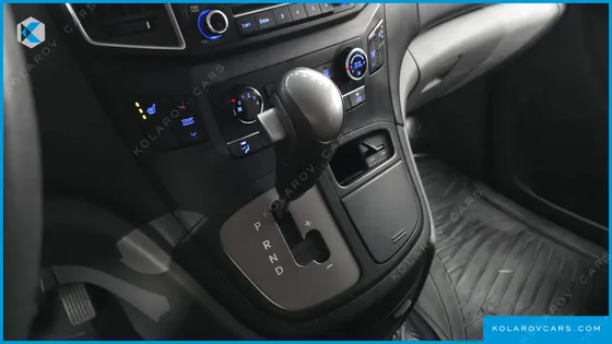HYUNDAI STAREX WAGON 12-SEATER