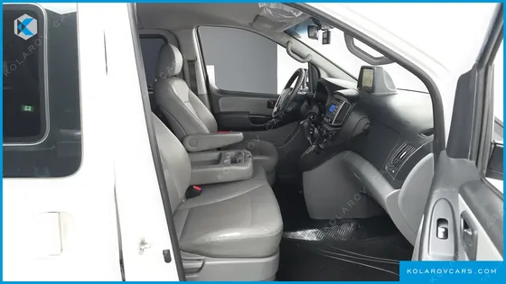 HYUNDAI STAREX WAGON 12-SEATER