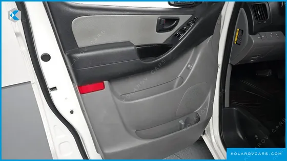HYUNDAI STAREX WAGON 12-SEATER